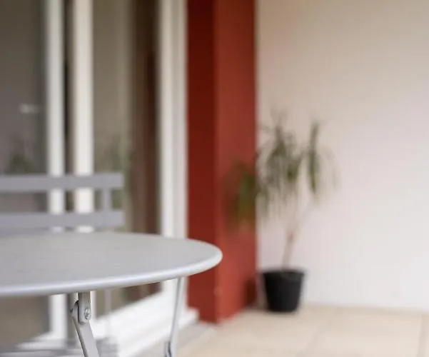 Апартаменты De Florigny Avec Parking Souterrain Et Terrasse *